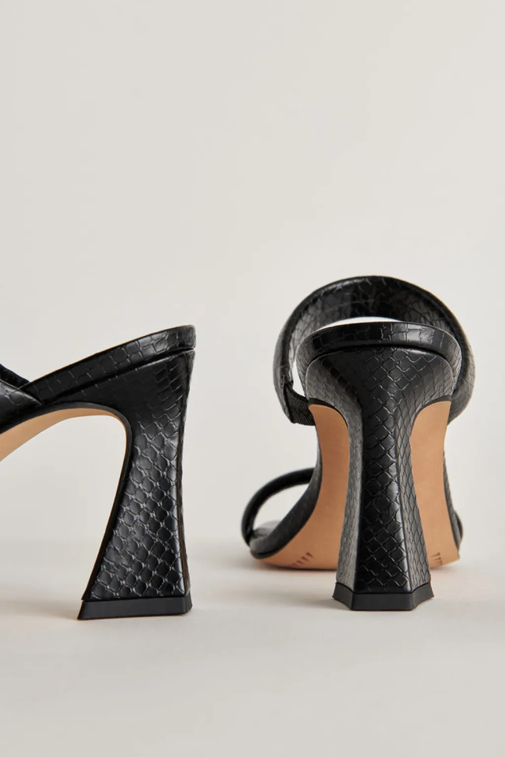 DOLCE VITA Heels*Novah Heels Black Embossed Stella